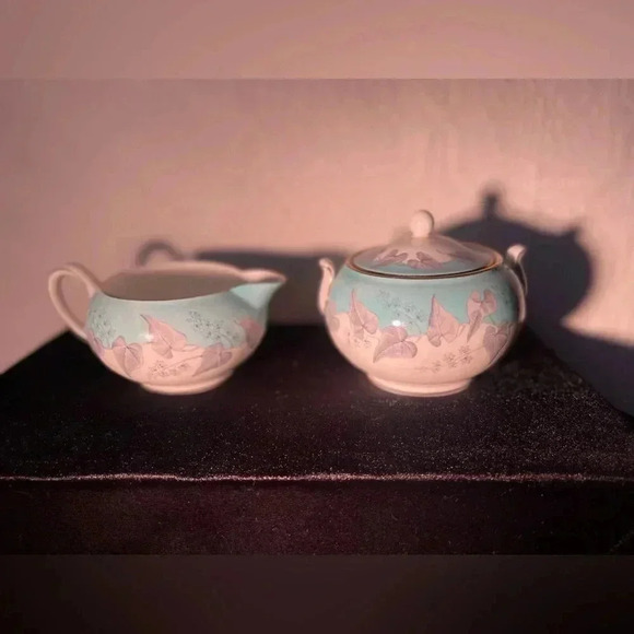 Wedgwood Bone China Buxton Turquoise with Gold Rim Creamer and Sugar Set - Picture 2 of 13